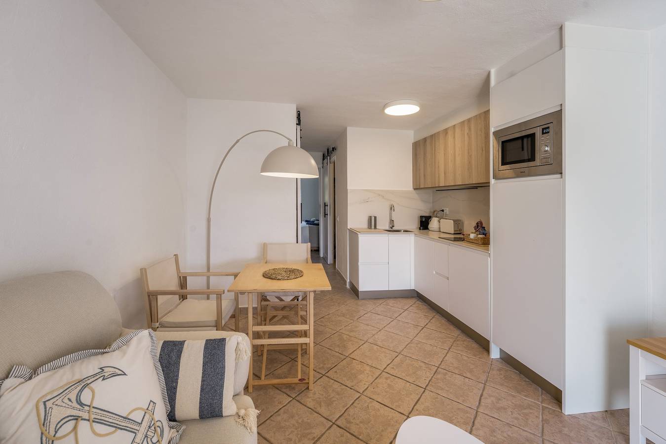 Ganze Wohnung, Apartamento Plaza del Faro 35 – Modernes Apartment am Meer in Cap d'Artrutx in Cala en Bosc, Ciutadella