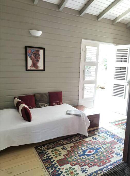 Location de vacances pour 7 personnes, avec vue ainsi que jardin et piscine à Terre-de-Bas - 2