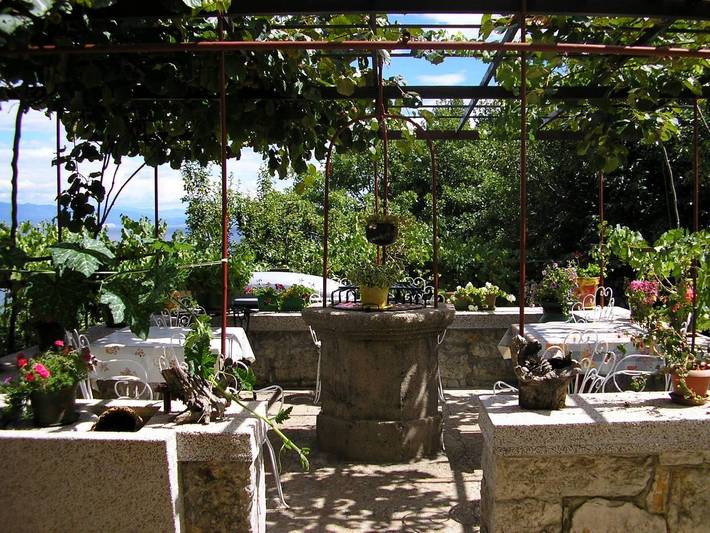 Ferienwohnung für 9 Personen, mit Terrasse und Garten in Opatija Riviera