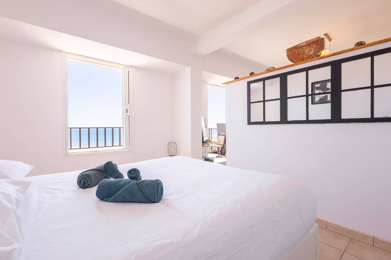Apartamento entero, Valras’Loc Seafront with Stunning Sea View in Valras-Plage, Costa mediterránea (Francia)