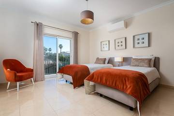 Chalet für 6 Personen in Estômbar e Parchal, Algarve, Bild 4