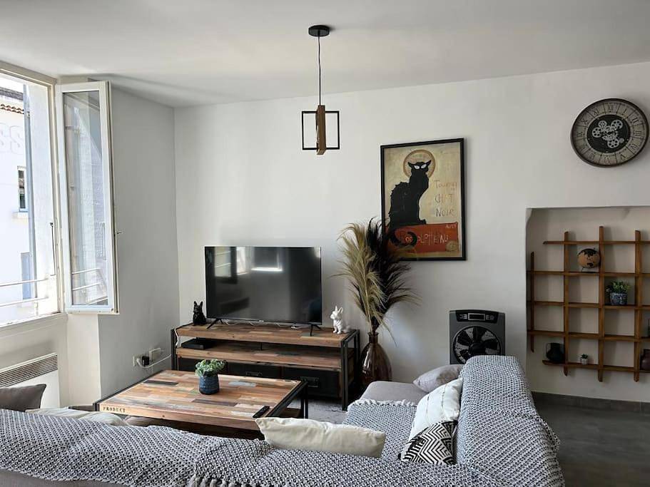 Appartement entier, Two-Bedroom Apartment in Vaison-la-Romaine, Parc naturel régional du Mont-Ventoux
