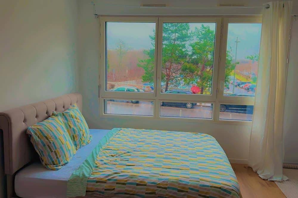 Entire apartment, Bright studio between Paris and dis in Champs-sur-Marne, Seine-et-Marne