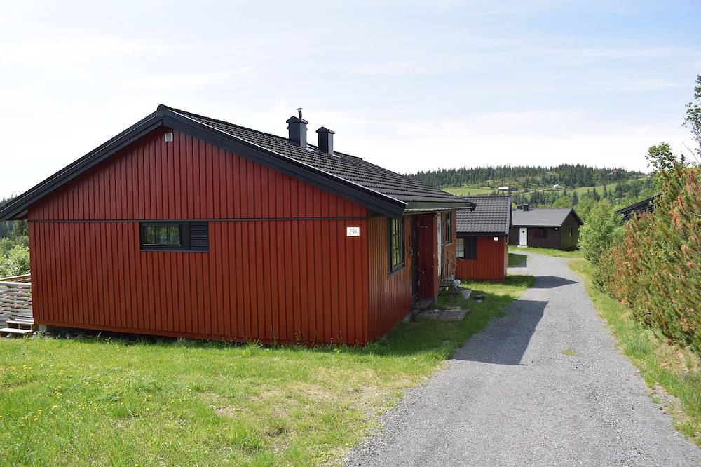 5-s hytte på Skeikampen ved sjø og turstier in Skeikampen, Gausdal
