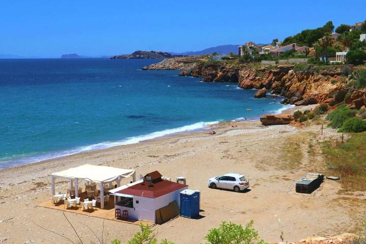 Gîte pour 4 personnes, avec piscine ainsi que jardin et vue à Isla Plana - 3