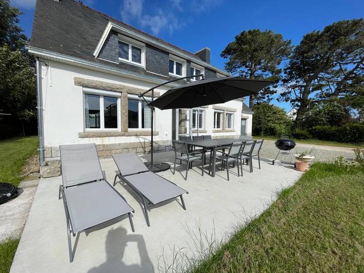 Location de vacances pour 13 personnes, avec terrasse et jardin dans Sainte-Anne la Palud - 2