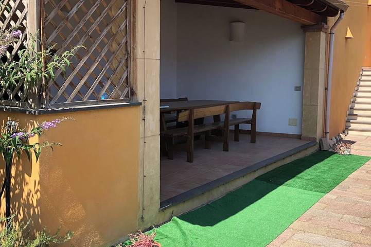 Appartamento intero, Large two-room apartment on the first floor, with balcony and bathroom. in Cabras, Stagno di Càbras