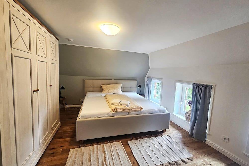 Ganze Wohnung, Allergikerfreundliches Ferienhaus Uijs Hüs mit Garten & Terrasse in Borgsum in Borgsum, Föhr