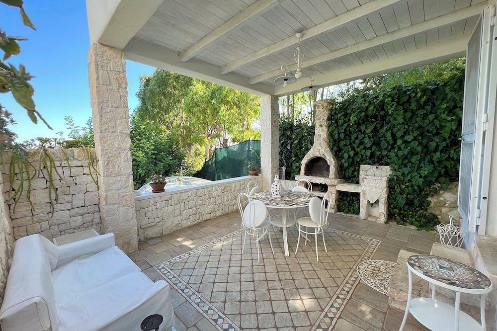 Ganze Wohnung, Ostuni Green Hills App. 2 - Panoramablick, Veranda, Charme und Jacuzzi in Ostuni, Salento