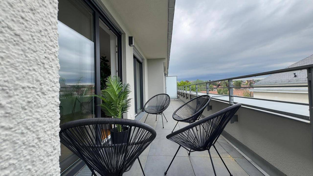 Ganze Wohnung, Aryve Boutique-Apartment Dresdner Penthouse mit Dachterrasse - Tiefgaragenstellplätze - Design-Interieur in Plauen (Dresden), Dresden