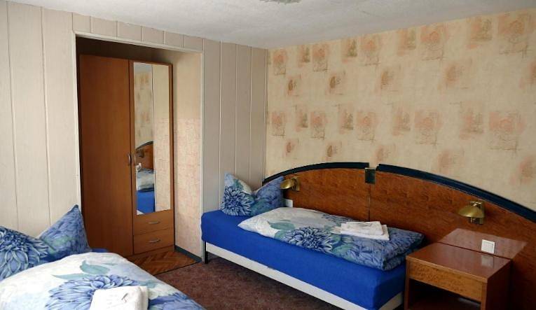 Ferienwohnung für 5 Personen, mit Terrasse und Garten sowie Ausblick in Schwarzatal - 4