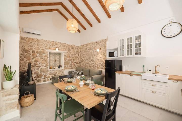 Ferienhaus für 4 Personen, mit Terrasse und Whirlpool in Razanac - 3