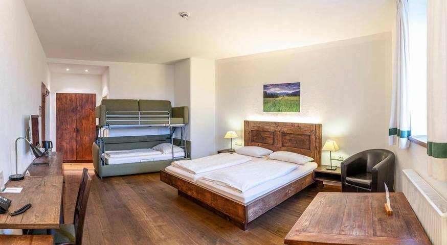 Hotel für 2 Personen, mit Terrasse, mit Haustier in Murnau am Staffelsee - 4