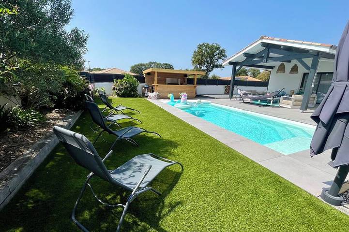 Villa pour 8 personnes, avec piscine - 1