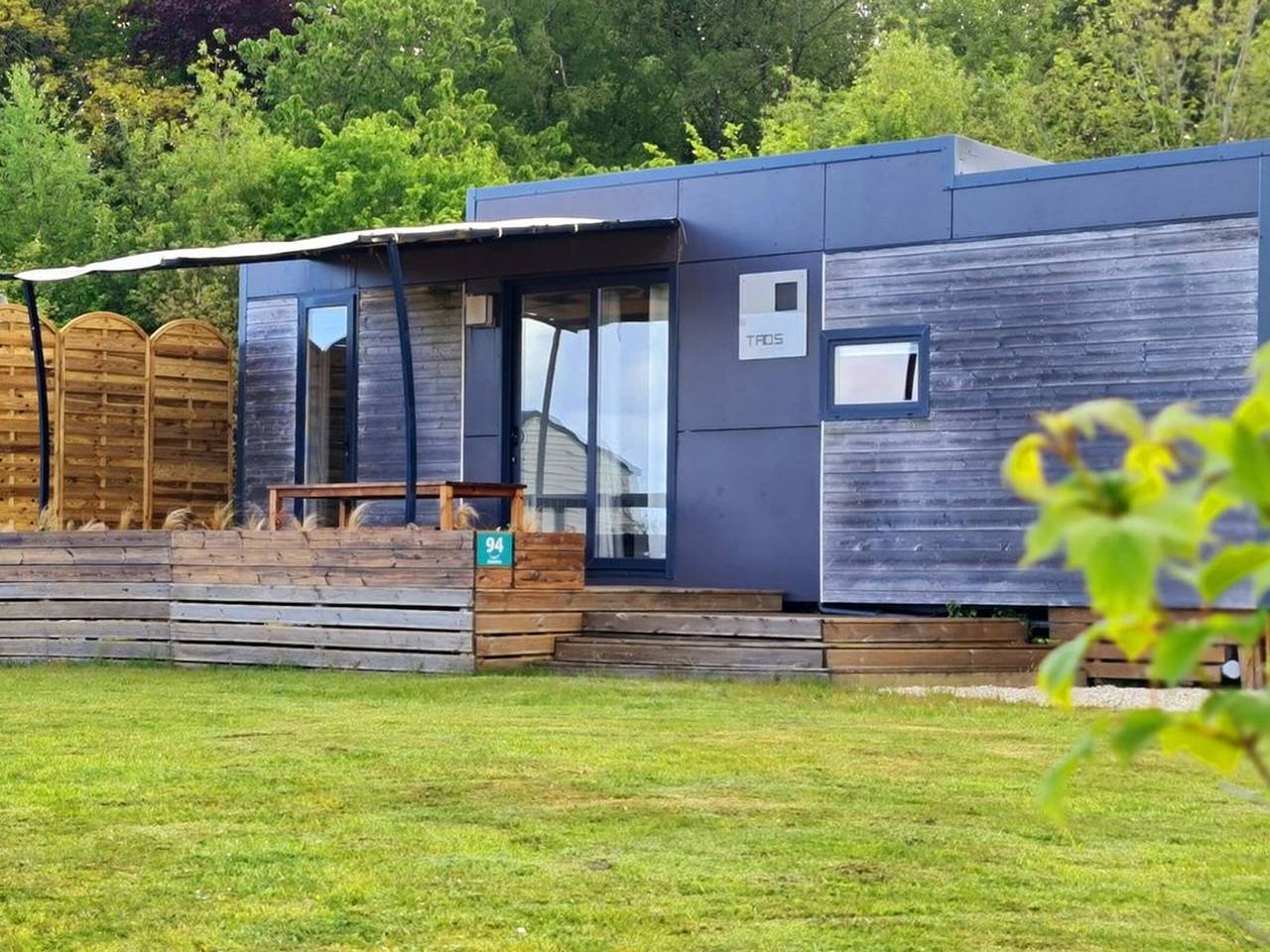 Mobil-home de 32m² avec terrasse et équipements de cuisine in Loudéac, Cotes-d'Armor