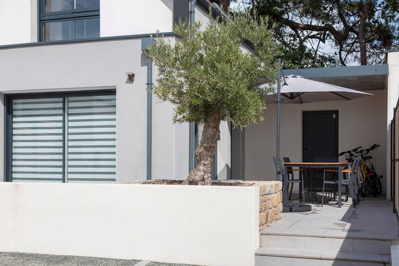 Casa de vacaciones 'Maison Moderne' con terraza privada, Wi-Fi y aire acondicionado in Fouesnant, Côte de Cornouaille