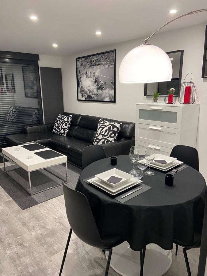 Appartement entier, One-Bedroom Apartment in Arques-la-Bataille, Région de Dieppe