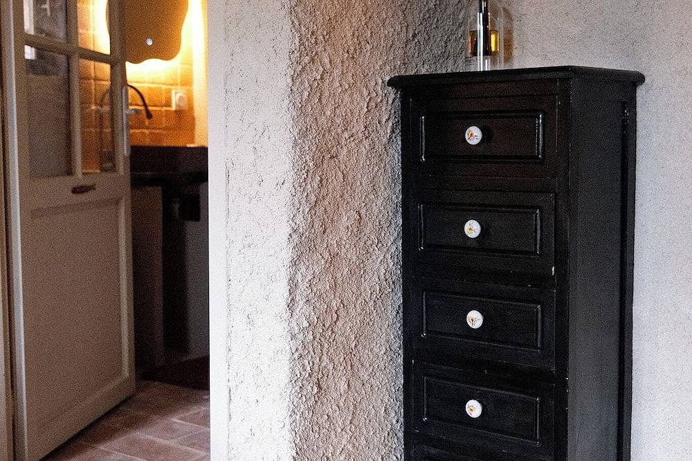 Double room with terrace in a village house in Corbara in Corbara, Calvi e dintorni
