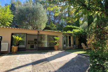 Gîte pour 2 personnes, avec jardin et vue à Le Tholonet