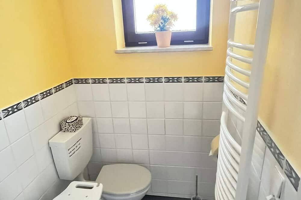 Ganze Wohnung, Modernes Feriendomizil 50m vom berühmten Rennsteig entfernt mit Sternendusche in Neuhaus am Rennweg, Rennsteig