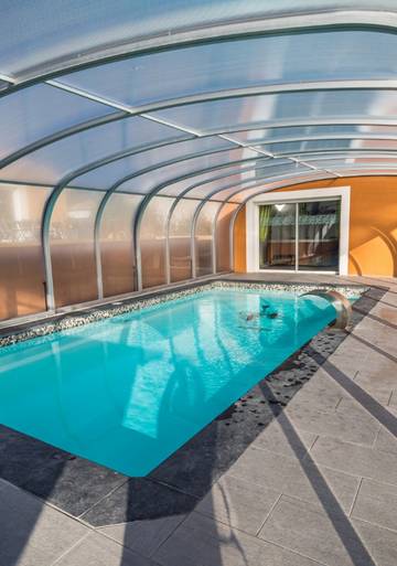 Gîte pour 2 personnes, avec terrasse et piscine à Plan-d'Aups-Sainte-Baume
