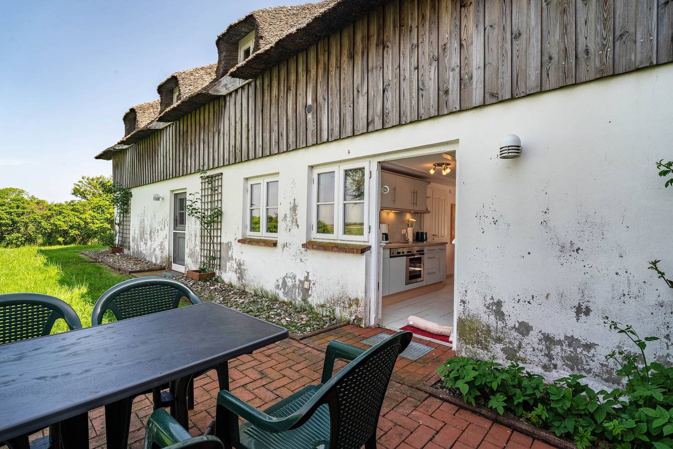 Ganze Wohnung, Apartment „Kiel“ mit gemeinsamer Terrasse, Garten und Wlan in Pellworm, Nordseeküste