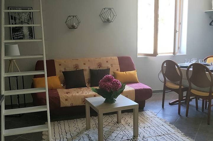 Location de vacances pour 4 personnes, avec Terrasse ainsi que Jardin et Piscine à Saint-Nectaire