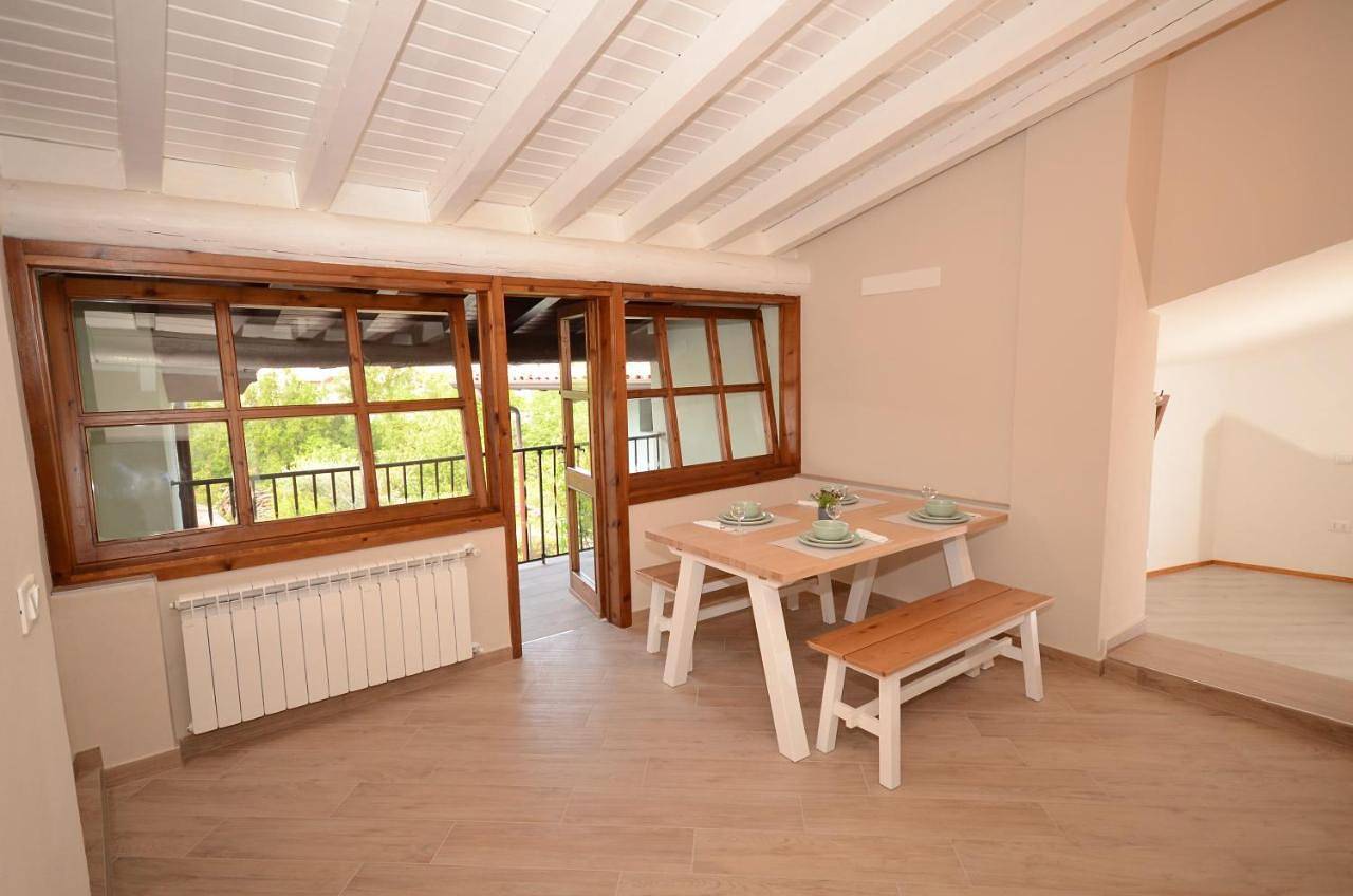 Ganze Wohnung, Corte Vezzola bilocale Emma in Castello (Puegnago sul Garda), Puegnago sul Garda