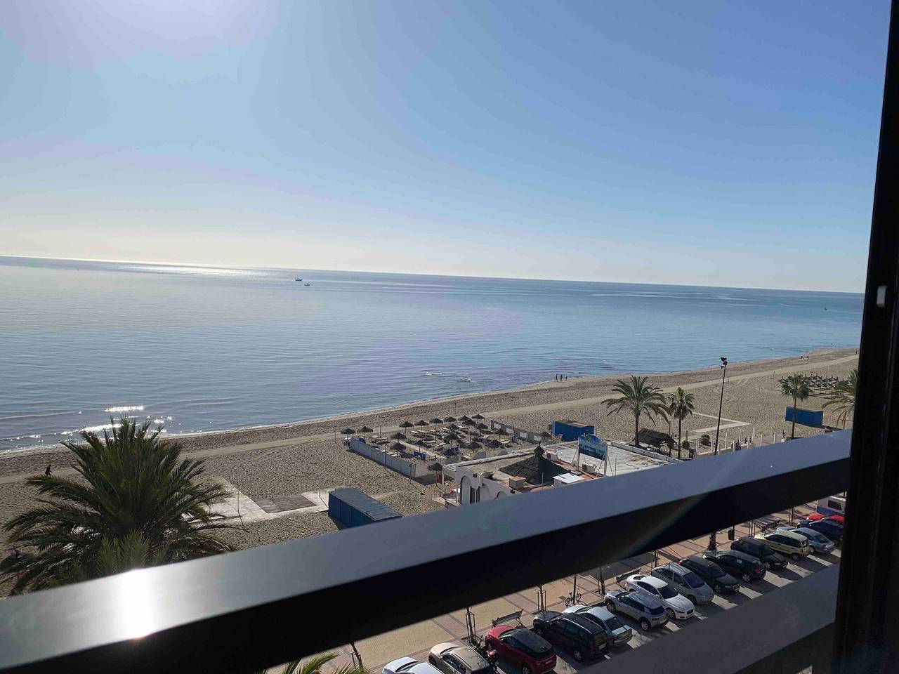 Entire apartment, Apartment 'Apartamento Frontal Primera Linea' with Sea View, Wi-Fi and Air Conditioning in Los Boliches, Fuengirola