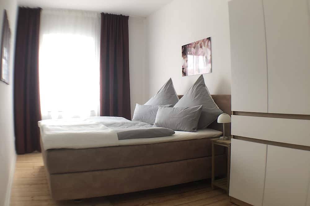 Ganze Wohnung, Premium Wohnen - zentral<br>Dachgeschosswohnung für Urlaub und Geschäftsreisen in Bonn, Rheinland