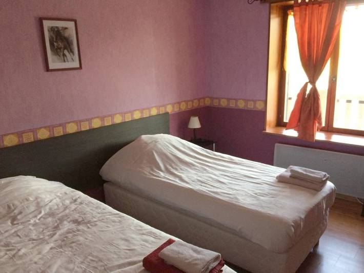 Location de vacances pour 2 personnes, avec jardin et vue, animaux acceptés à Maubert-Fontaine - 4