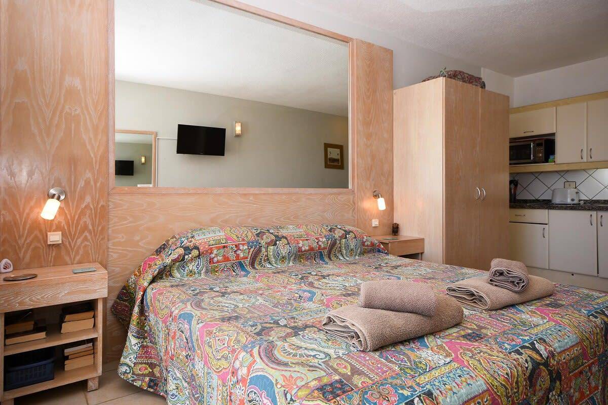 Appartement entier, Appartement de vacances pour 2 personnes avec balcon/terrasse in Playa de las Américas, Arona