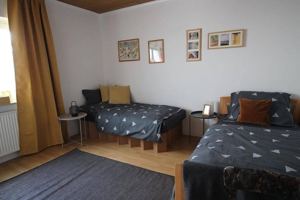 Ganze Wohnung, Ferienwohnung Blumengarten - Appartement/Fewo, Dusche oder Bad, Wc, neuwertig in Marburg, Landkreis Marburg-Biedenkopf