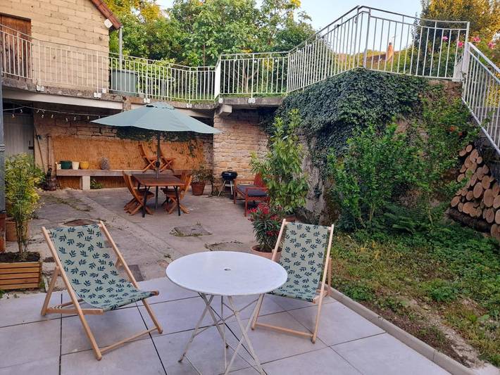 Gîte pour 6 personnes, avec jardin dans Frontenay