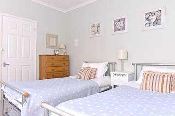 Apartment for 5 People in Eastbourne, East Sussex, Photo 2
