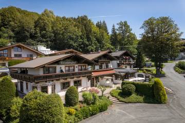 Ferienhaus für 40 Personen, mit Terrasse und Sauna sowie Garten in Kirchberg in Tirol