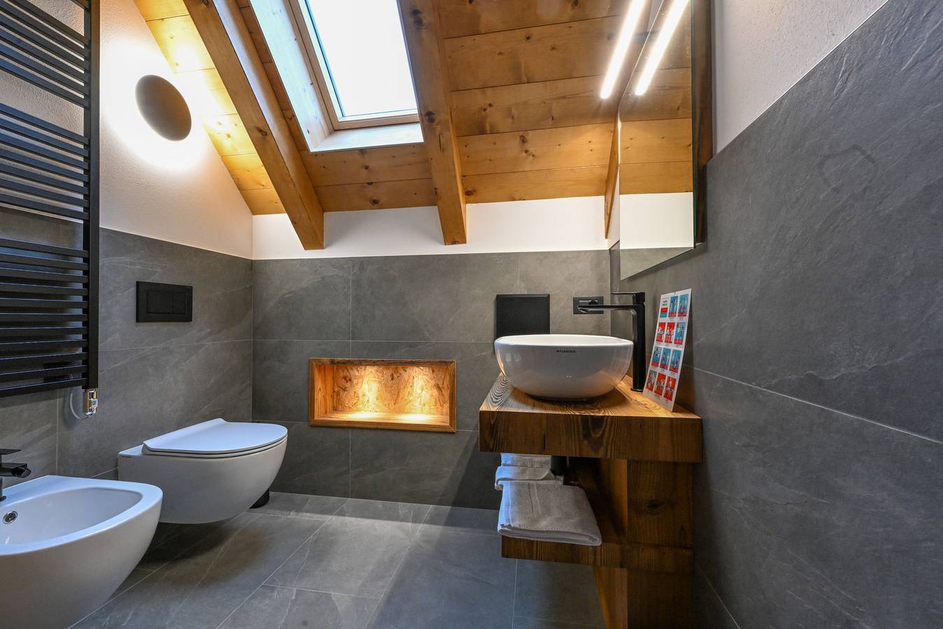 Ganze Wohnung, Casera Cinque Sensi- wellness Apartment in Tambre, Südliche Karnische Alpen