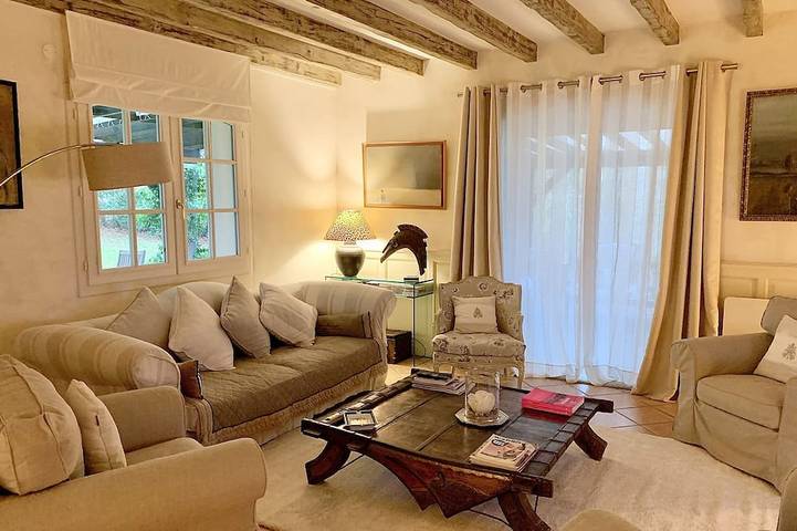 Charming house just minutes from Biarritz in Ustaritz, Bayonne und Umgebung