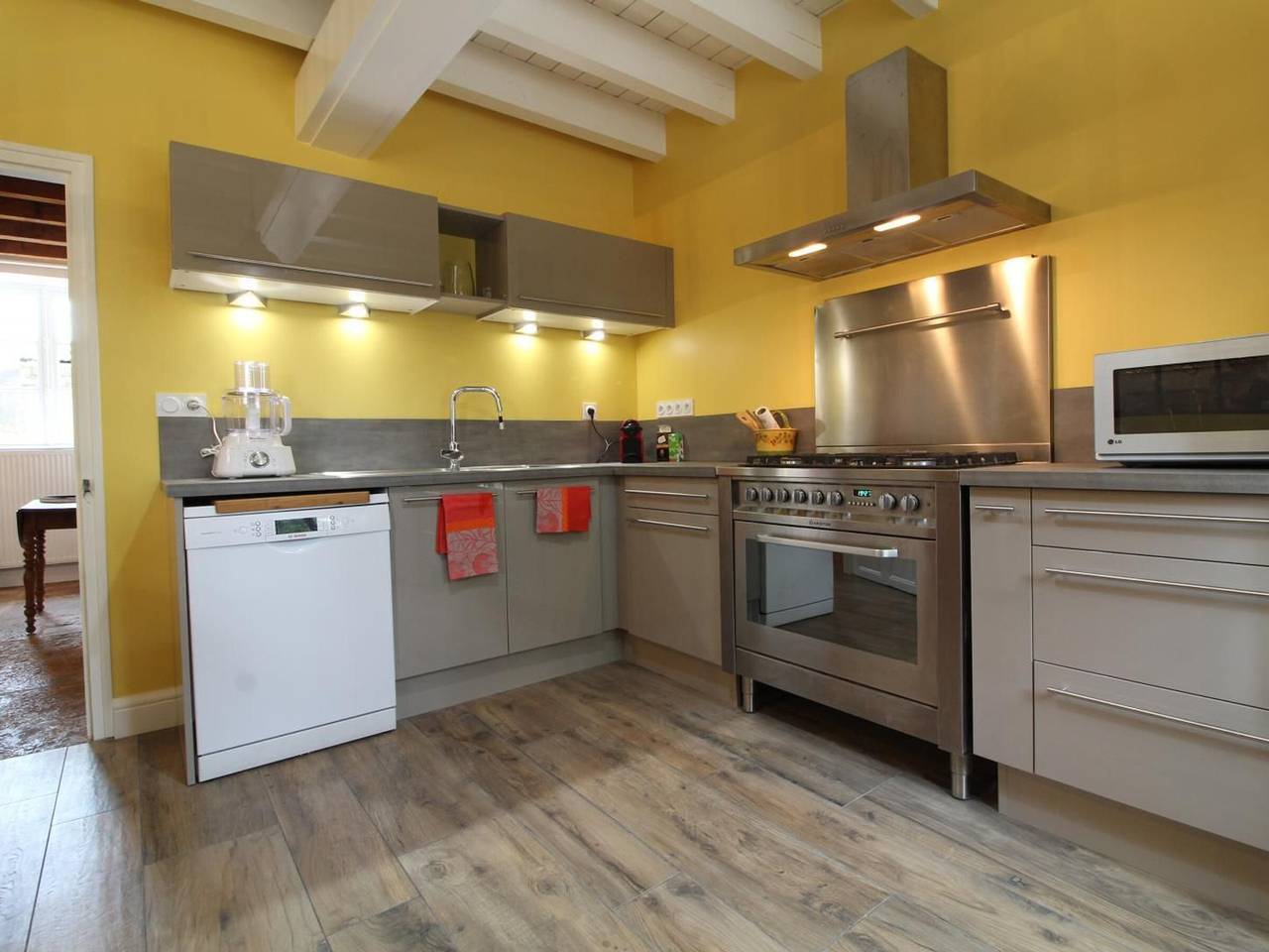 Character house near Dijon with large garden and cultural proximity in Bretenière, Dijon en omgeving