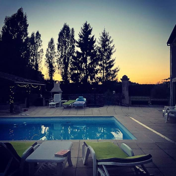 Location de vacances pour 9 personnes, avec Balcon et Terrasse ainsi que Piscine et Vue dans Lonnes
