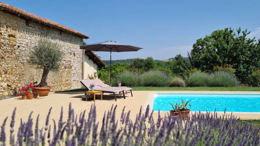 Gîte pour 2 personnes, avec piscine