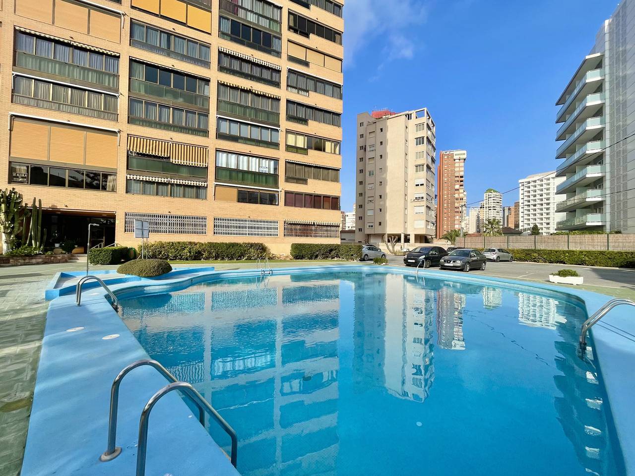 Entire apartment, Charming apartment with enclosed terrace - 2 guests in Benidorm, Costa Blanca