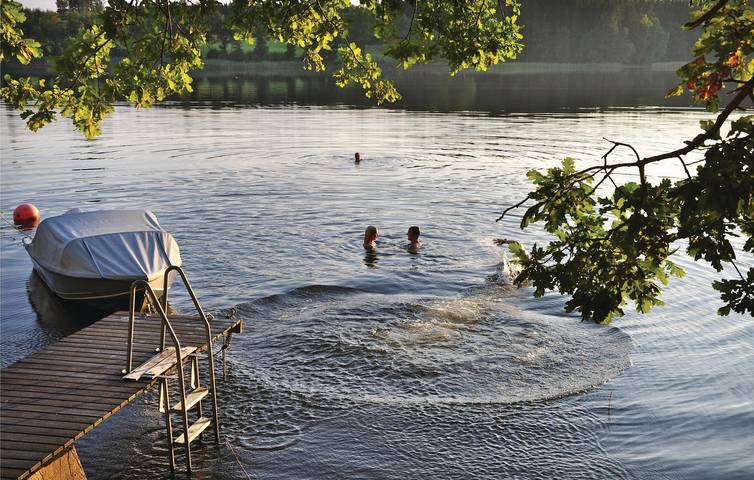Ferienhaus für 8 Personen, mit Sauna und Garten in Flen - 3