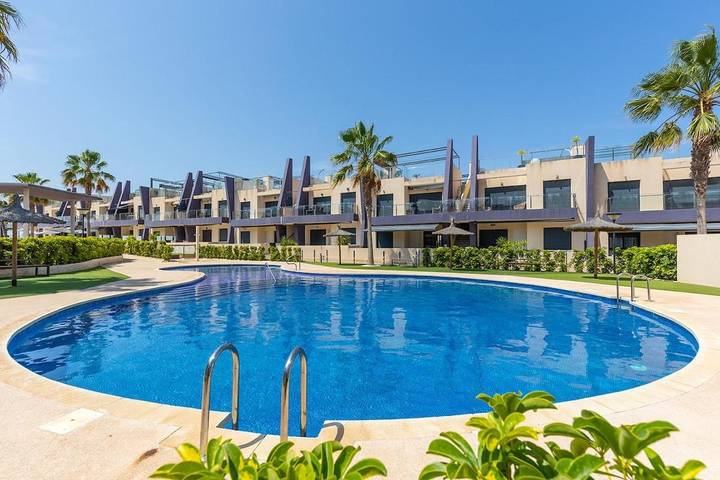 Apartamento de vacaciones para 4 personas, con balcón además de vistas y piscina - 1