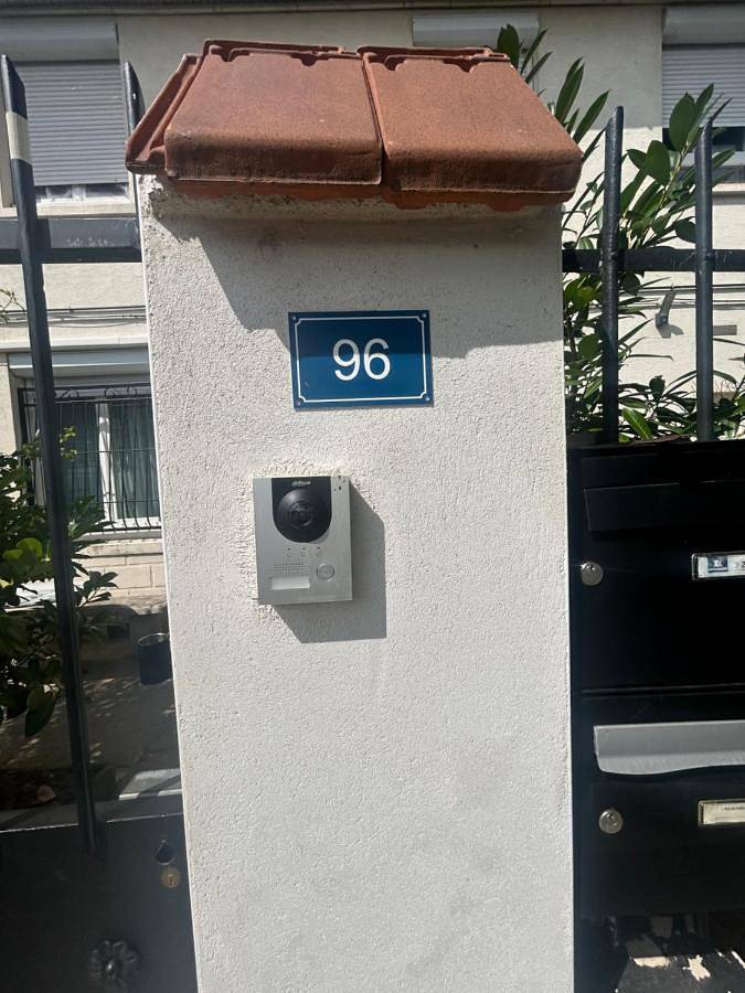 Gîte pour 4 personnes, avec vue et jardin à Paray-Vieille-Poste - 2