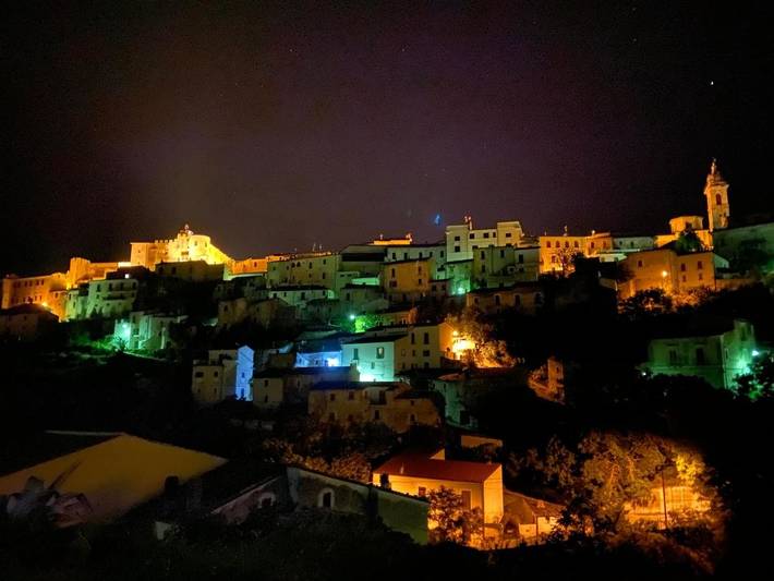 Location de vacances pour 2 personnes, avec Balcon ainsi que Terrasse et Vue à Capestrano