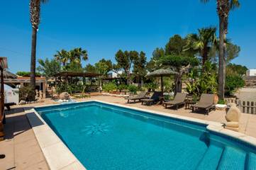 Villa in Santa Eulària des Riu, East Ibiza für 6 