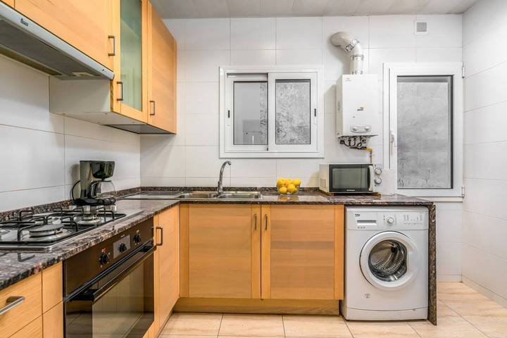 Apartamento entero, Apartamento de vacaciones para 5 personas in Centro Barcelona, Barcelona