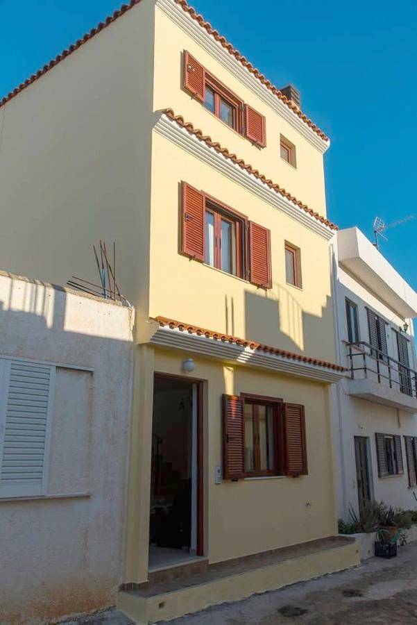 Gîte pour 5 personnes, avec vue et terrasse, animaux acceptés dans Palekastron - 2