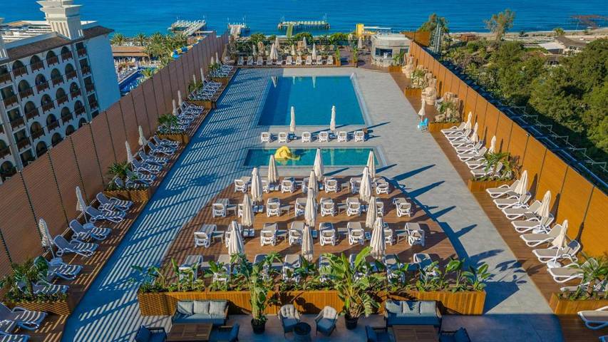 Resort för 3 Personer, med bastu samt pool och utsikt och trädgård i Alanya